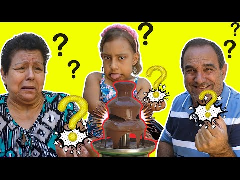 Maria Clara brincando de Desafio Chocolate vs Comida de verdade - MC Divertida