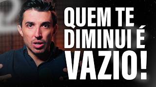 POR QUE AS PESSOAS TENTAM TE DIMINUIR? (A Verdade sobre a Inveja)