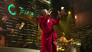 Gửi Người Yêu Cũ - Hồ Ngọc Hà cởi giày thăng hoa cảm xúc