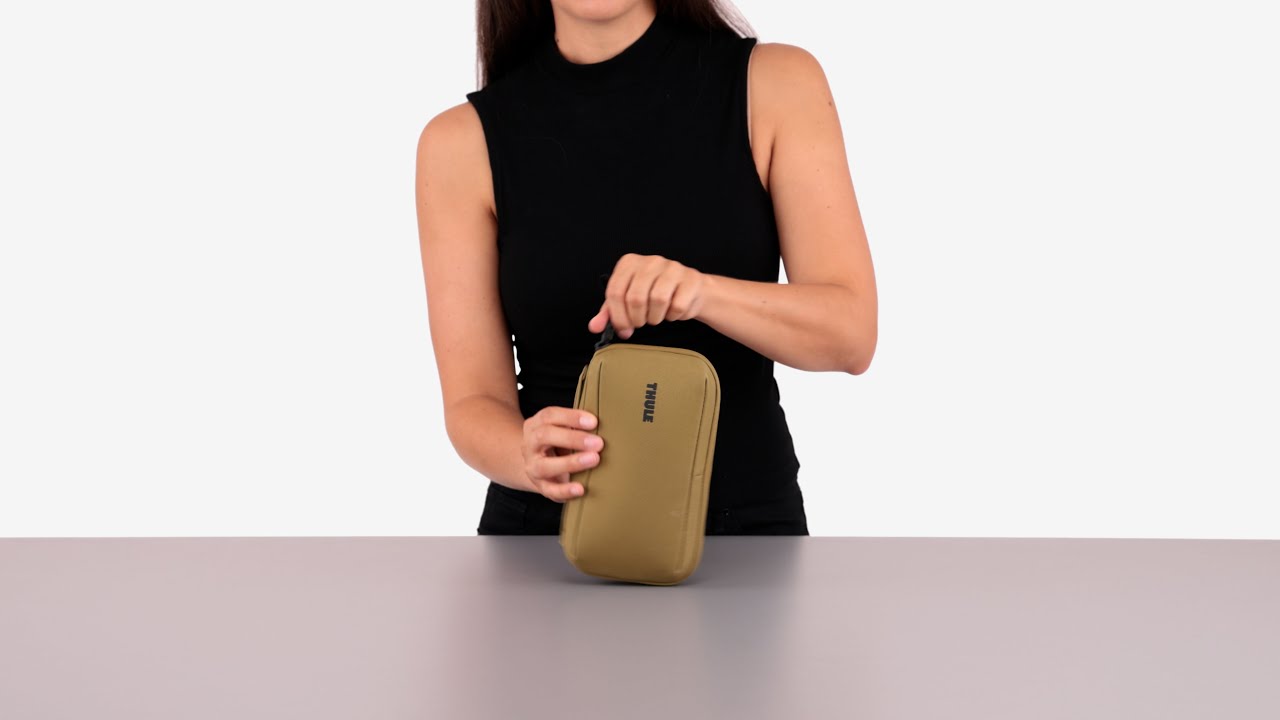 Look inside Thule Aion travel organizer