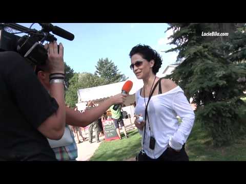 2010-08-22 Lucie Bílá a Zbigniew Czendlik - Golf Carmen versus Ježíš