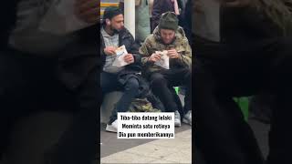 Download lagu Viral..! Tuna wisma berbagi makanannya ke orang lain... mp3 Download lagu Viral..! Tuna wisma berbagi makanannya ke orang lain... mp3