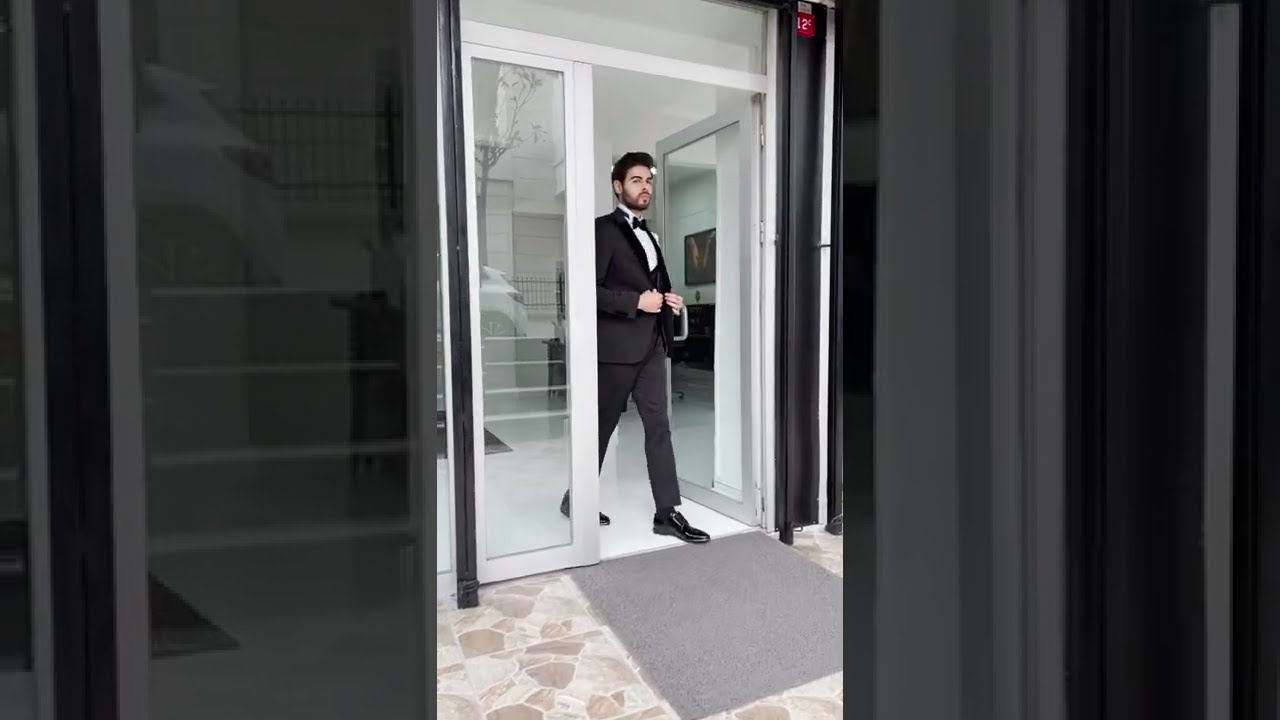 GentWith Owensboro Black Slim Fit Velvet Peak Lapel Wool Tuxedo