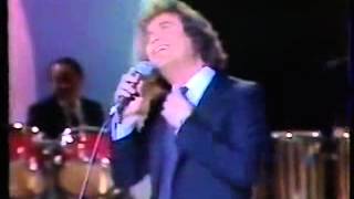 Dyango - Hay algo en ella