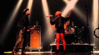 Metric - Love Is A Place