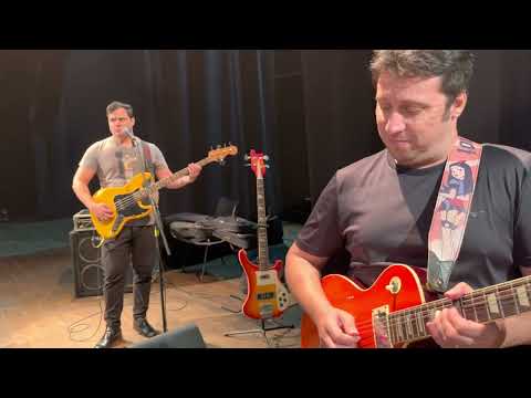 George Harrison em Blues - Beware of darkness (soundcheck Cineteatro São Luiz)