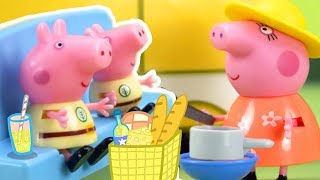 Peppa Pig Official Channel | Peppa Pig Stop Motion: Peppa Pig&#39;s Surprise Holiday