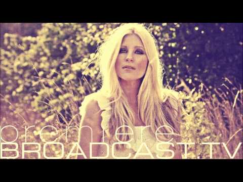 Qulinez - Rising Like The Sun (Feat. Cara Salimando) (Original Mix)