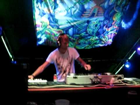 SynSUN Live (Ticon - Models On Cocaine (Remix)) @ Nova's Incident X, Vielsalm 2011