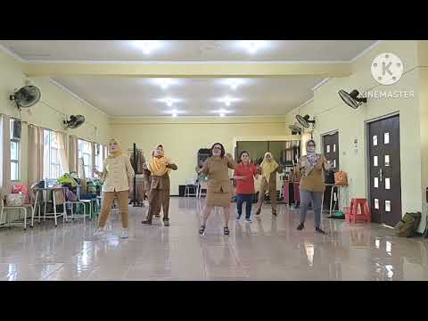 LIVING ON LOVE AB - Line Dance // Lindsay Ryan (AUS) // Demo by DWP Dispendik Sby