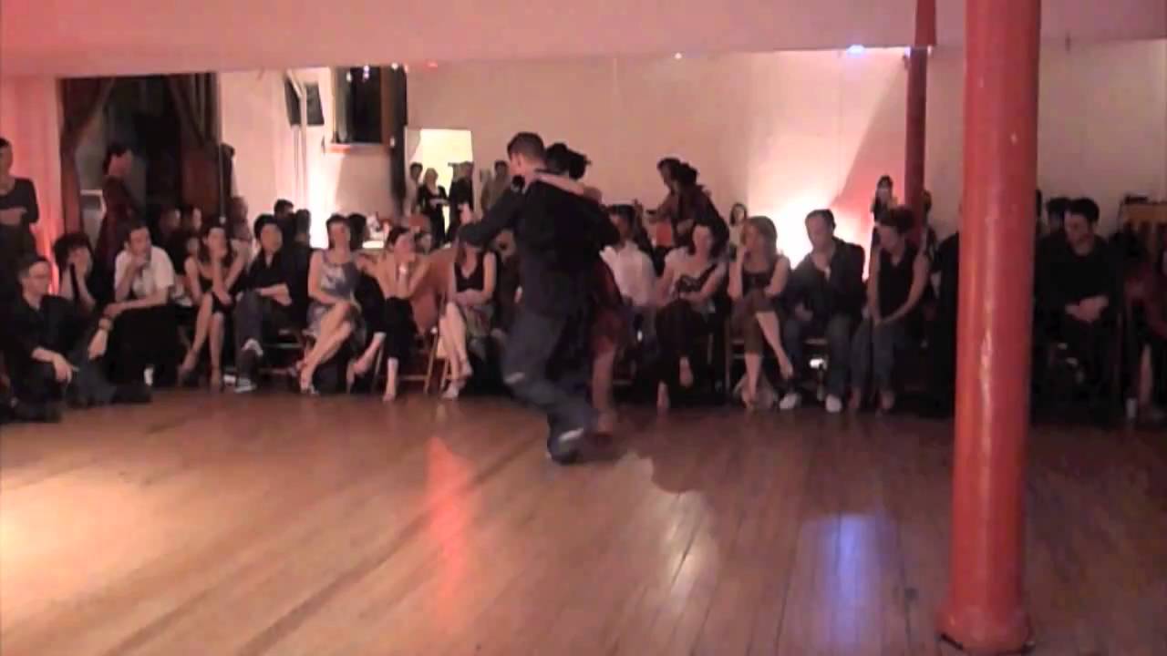 Luna Palacios & Santiago Steele dance 'No Hay Tierra Como La Mia' at the Práctilonga Marathon