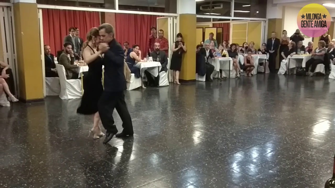 Video thumbnail for Martin Ojeda y Noelia Barsi en MILONGA GENTE AMIGA - 23 de Febrero de 2020