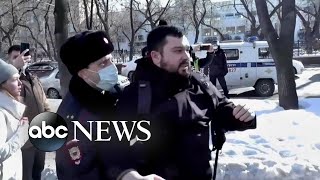 Putin cracks down on Russian protesters
