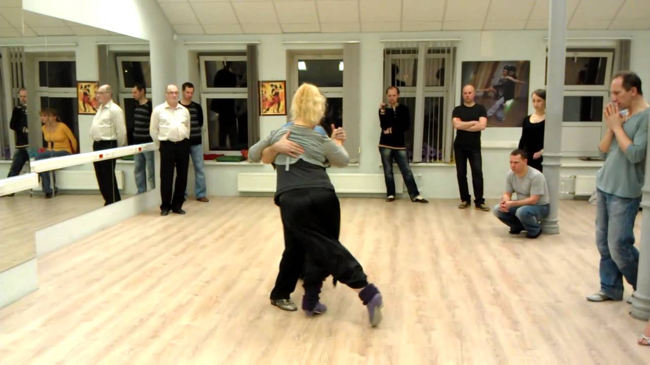 Elvira Mailishevskaya y Alex Barbolin. Class volcadas y giro.