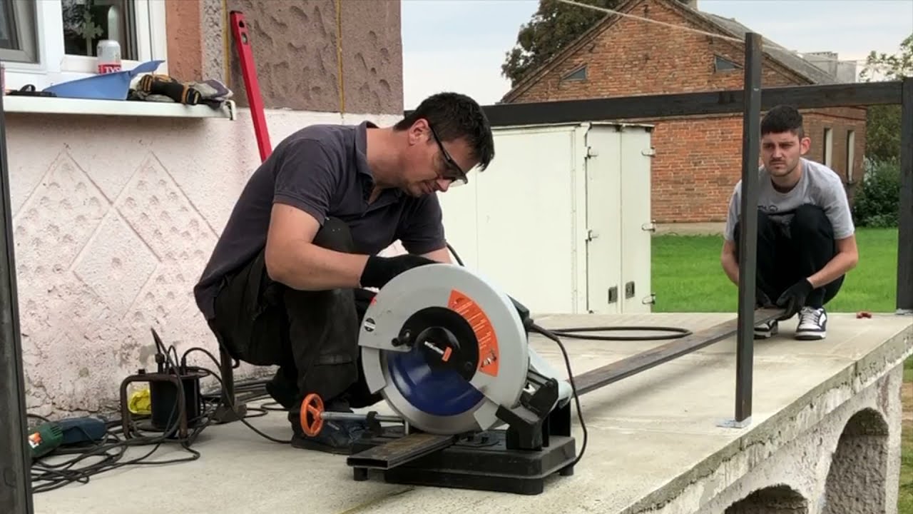 Balustrada balkonowa tarasowa panelowa montaż poręczy z profili zamkniętych stalowych krok po kroku