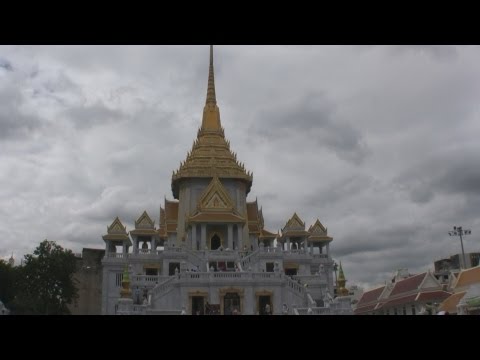 Wat Traimit (Golden Buddha) and Chinatow