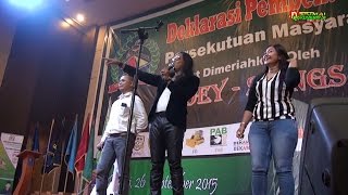 Download lagu POEY STINGs dalam lagu '' Kusapu Air Mata Tanda Perpisahan'' Saat Tampil di Kota Dumai mp3