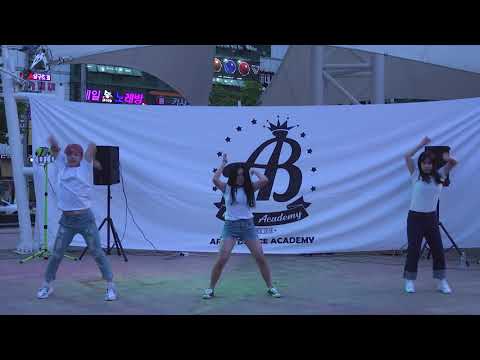 Art.b Busking - Waacking Class (T. Soya-J)