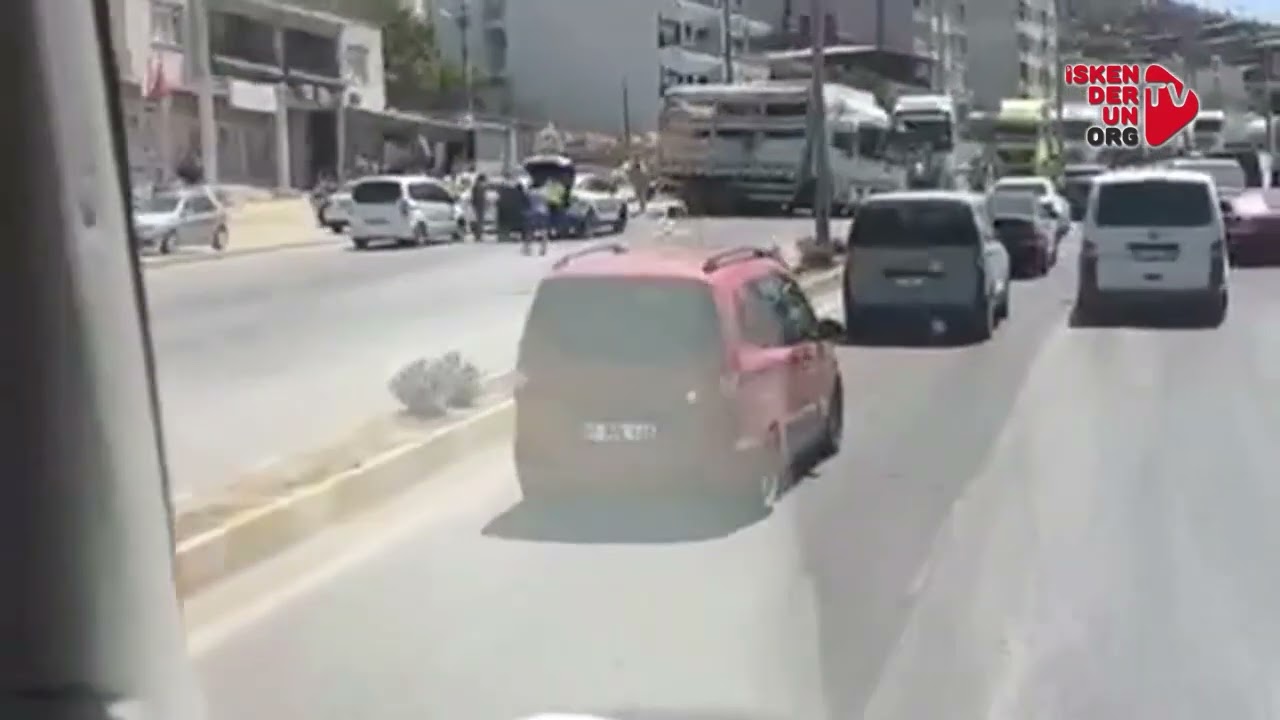 Freni Tutmayan Kavun Yüklü Kamyon Korkuttu!