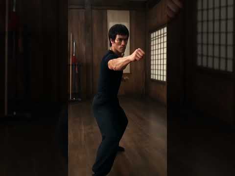 Bruce Lee Perfect Footwork Coordination | Movement and Kicks in One Flow