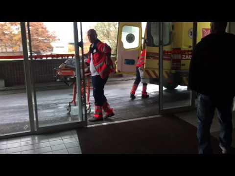 Attila z údiarne smrti je už mimo ohrozenia života, no na pohreb zaťa Róberta nemôže ísť