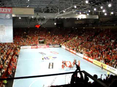 MKB Veszprém KC - Montpellier HB 27:26 (13:15) last seconds