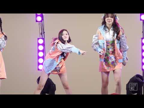 211211 BNK48 Jaa - Wink wa 3 kai (วิ้งค์ 3 ครั้ง) @ Pop-Up Mini Concert, MBK Center [Fancam 4K 60p]