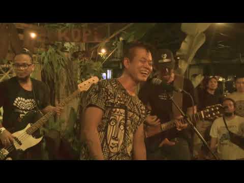Tony Q Rastafara, Masanies Saichu, Bastian Cozy - One Love (Live Join Kopi Bulungan)