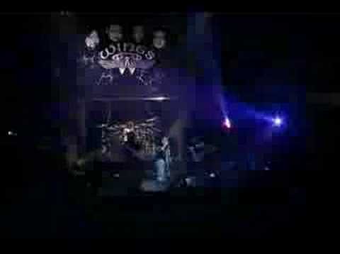Jerangkung Dalam Almari - Wings (Live)