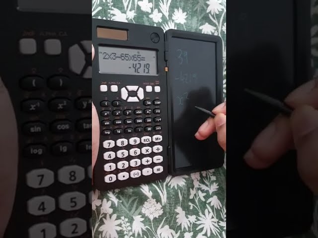 Vídeo relacionado con NEWYES Calculadora, con Tableta de Escritura y bolígrafo, Funciona con energía Solar y Pilas, Adecuada para Estudiantes, familias, oficinas (Azul)
