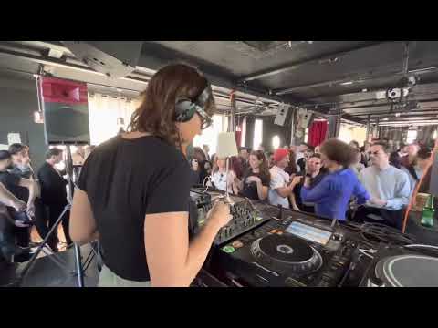 Lis Sarroca @ Café Barge