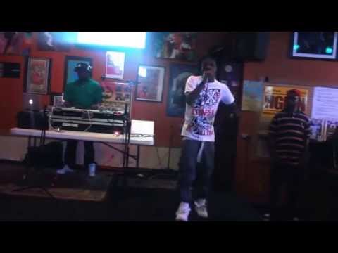 Yung Tweezy & Illy Nessco - Performing Love To Hate | Get It In
