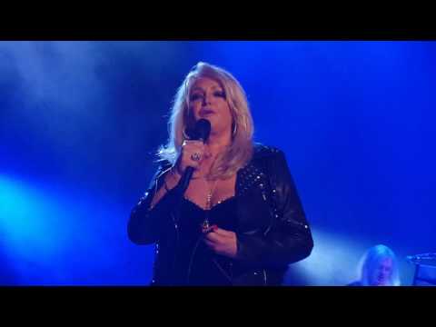 Bonnie Tyler 14.11.2016 Ulm Germany - i need a Hero