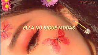 ELLA NO SIGUE MODAS • Don Omar ft. Juan Magán | Lyrics