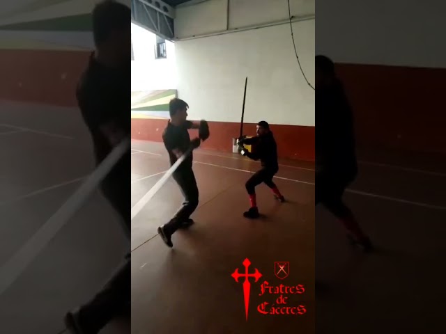 Vídeo relacionado con predolo Juego de 2 Espadas de Entrenamiento de Espuma, Equipo de Entrenamiento de Artes Marciales, Acolchado Grueso, Herramientas Acolchadas para, 65 Centímetros