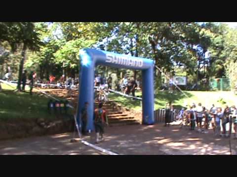 Concentração e largada 2a bateria Categoria  Elite Masculina SHIMANO Short Track 2011