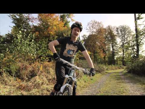 MTB Fahrtechnik #4: Kurventechnik | Schotterkurven mit Marc Brodesser