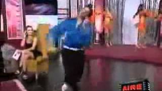 SHOWMATCH 2009- JOSE MARIA LISTORTI BAILANDO SALSA