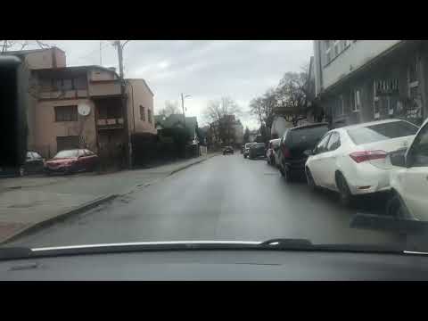 Jak przejechać przez łamane pierwszeństwo na ul . Przybyszewskiego