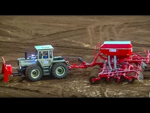 RC tractor action at Hof Mohr! Big FUN in 1:32 scale by Siku Control!