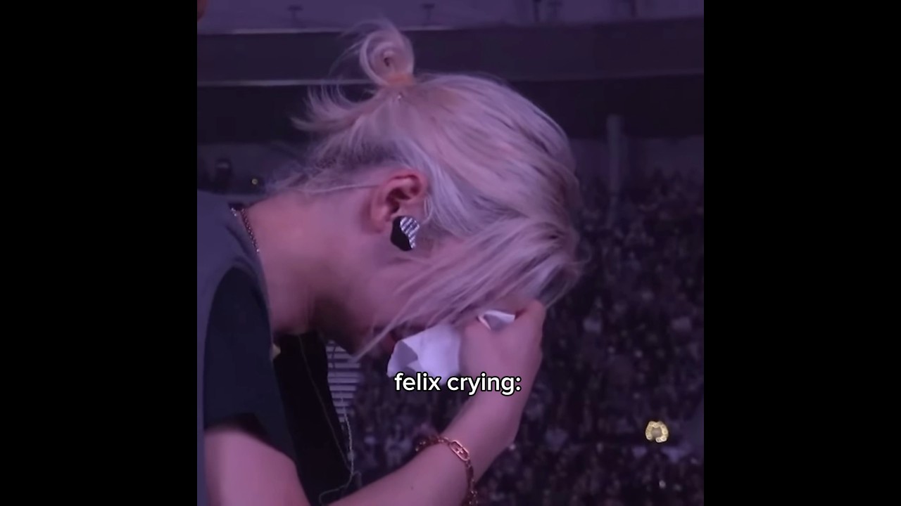 Seungmin being silly in the back while Felix is crying 😹 #seungmin #felix