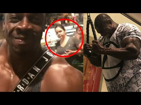 UM MONSTRO ANDANDO NA GRINGA ‹ Alex dos Anjos ›