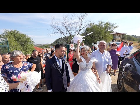 Marrja e Nuses ne Berat . Cermonia ne Kish . Hapja e dasmes nga familja e djalit