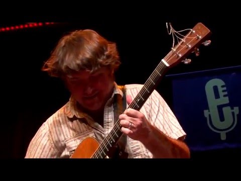 Keller Williams Trio - Making It Rain (eTown webisode #899)