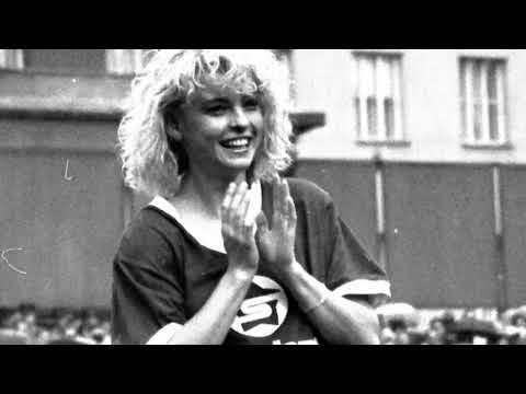 Iveta Bartošová- Závod s mládím Karaoke