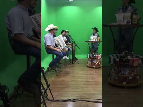 Gilvan e Paulo Henrique cantam