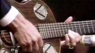 Chet Atkins performs "Hawaiian Wedding Song"