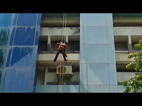 Facade glass cleaning services