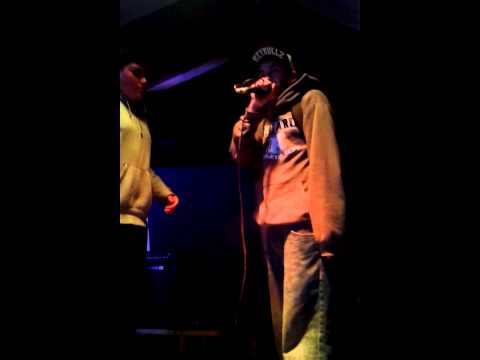 PA LOS RAPEROS EMERGENTES II(Andys vs Dezetai)