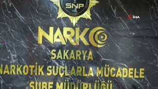 Uyuşturucu emdirilmiş kumaşları satıyorlardı, yakalandılar